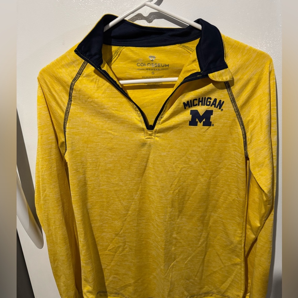 Colosseum Women's Vibrant quarter zip top